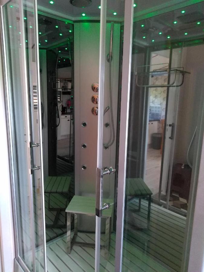 Le Haut Village Chambre D'Hotes Mobi-Loft Cosy Sauna ,Douche ,Chromotherapie Arrest Ngoại thất bức ảnh