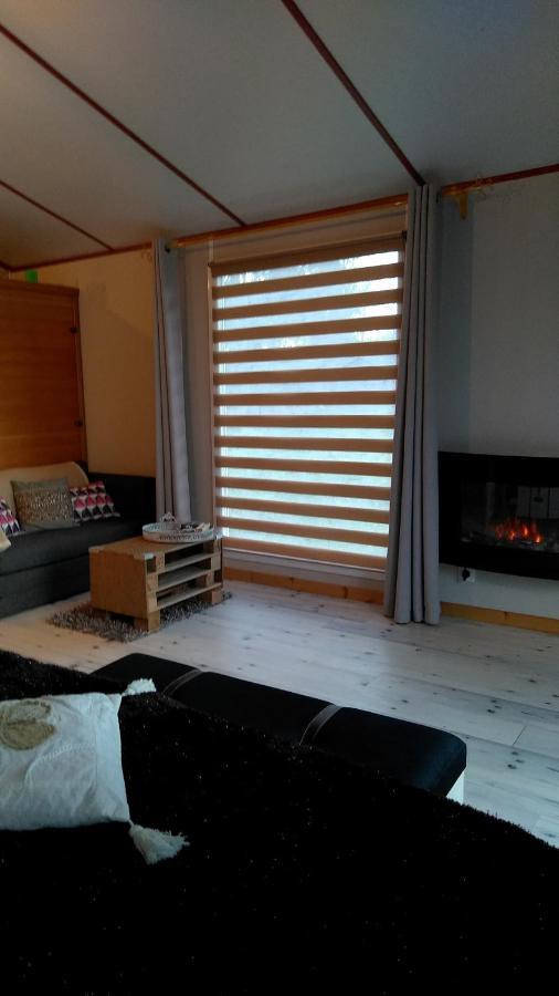 Le Haut Village Chambre D'Hotes Mobi-Loft Cosy Sauna ,Douche ,Chromotherapie Arrest Ngoại thất bức ảnh